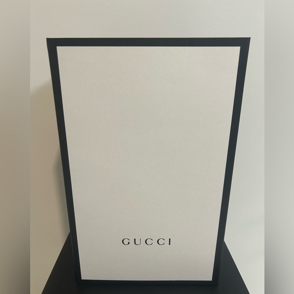 Gucci gift box - Picture 1 of 8